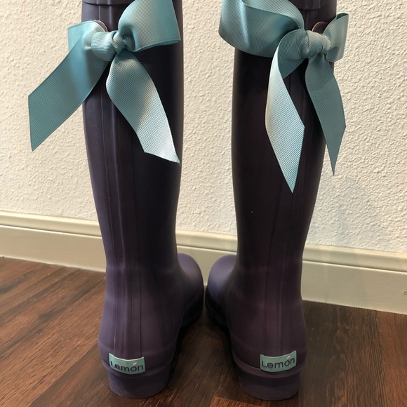 Lemon Shoes - Authentic Berry Lemon Rain boots size 8